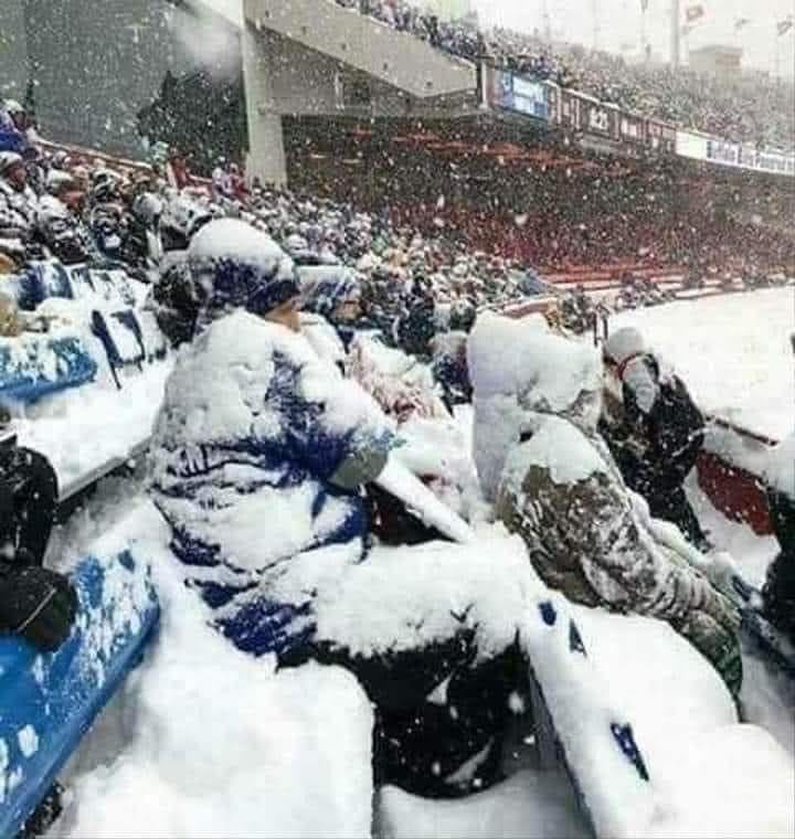 FUTBOLSEVERLER BUNLARI NEDEN DÜŞÜNEMEZ?