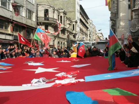 Hocalı Katliamı İstanbul Taksimde anıldı
