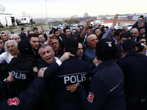 Taziye evinde acıtan Akp'li eylemi