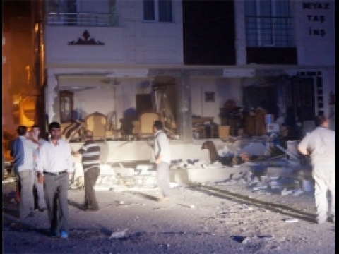 Sultanbeyli'de karakola bombalı saldırı!