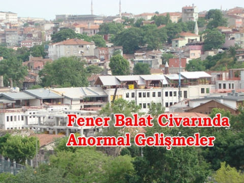 Fener Balatta evler dükkânlar birileri tarafından toplanıyor.