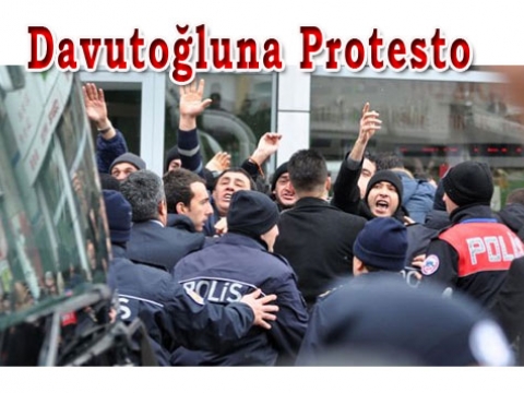 Davutoğluna Sivasta protesto
