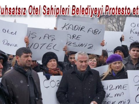 İşletmeleri mühürlenen Sultanahmet'te otelciler belediyeyi protestosu etti
