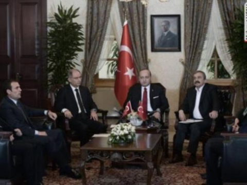 Teröristlerle artık sarayda toplantı yapılıyor
