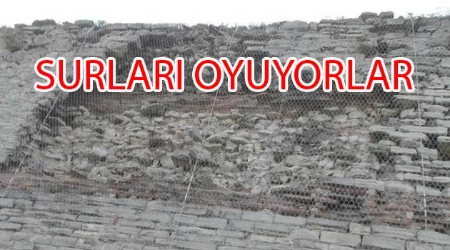 Dikkat Surlar tepemize yıkılabilir