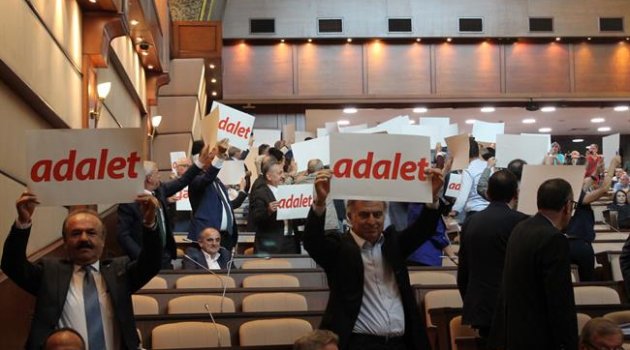 İBB Meclisinde E. Berberoğlu Krizi