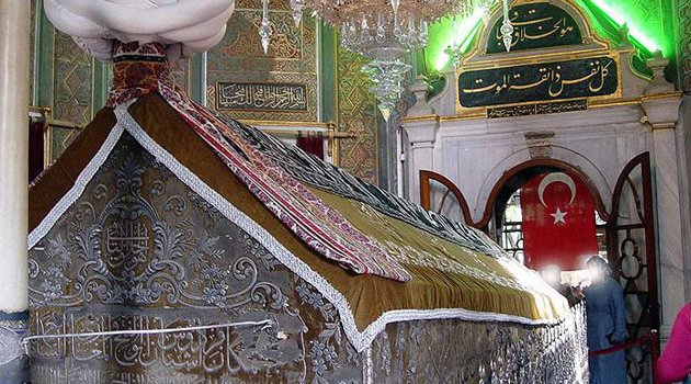Sultan Fatih'in Türbesinde Siyon Yıldızları