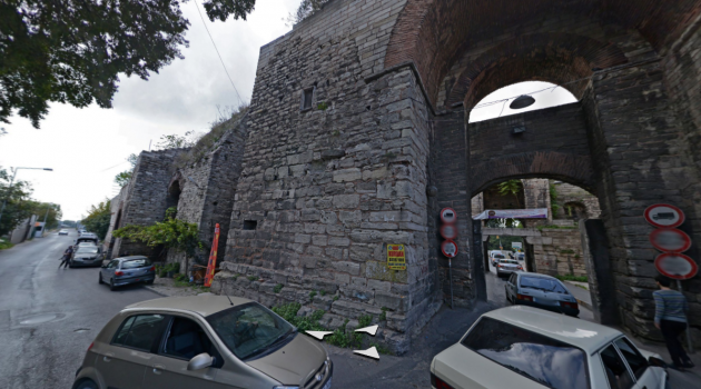 İstanbul fethinin simgesi tarihi gürz çalındı.