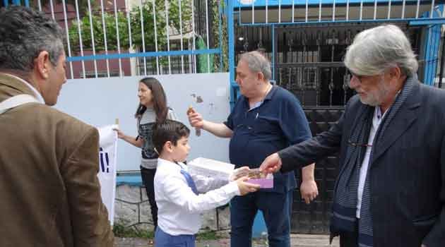 Sokak Diploma töreni mahkemelik