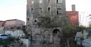 FATİHTE BİN YILLIK KİLİSE YIKILIYOR