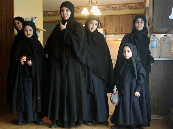 YAHUDİ KADINLARIN TESETTÜRÜ